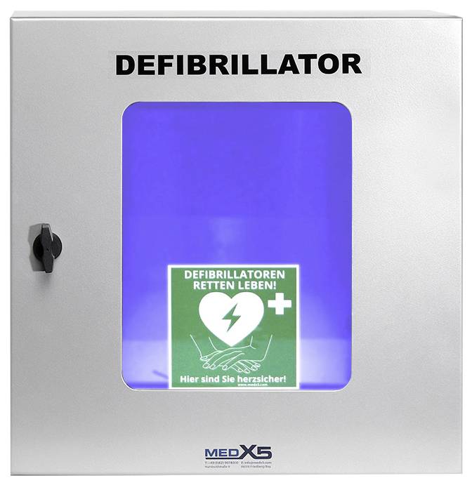 Väggmonterad defibrillatorskåp med ett blått fönster och etiketten "DEFIBRILLATOR" ovanför det.