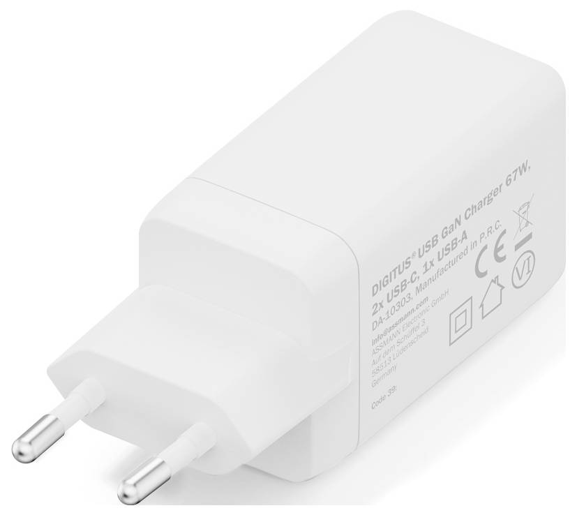 Vit USB-laddare märkt "Digitus USB GaN Charger 67W, 2x USB-C, 1x USB-A", visar europeisk stickkontakt och produktdetaljer på sidan.