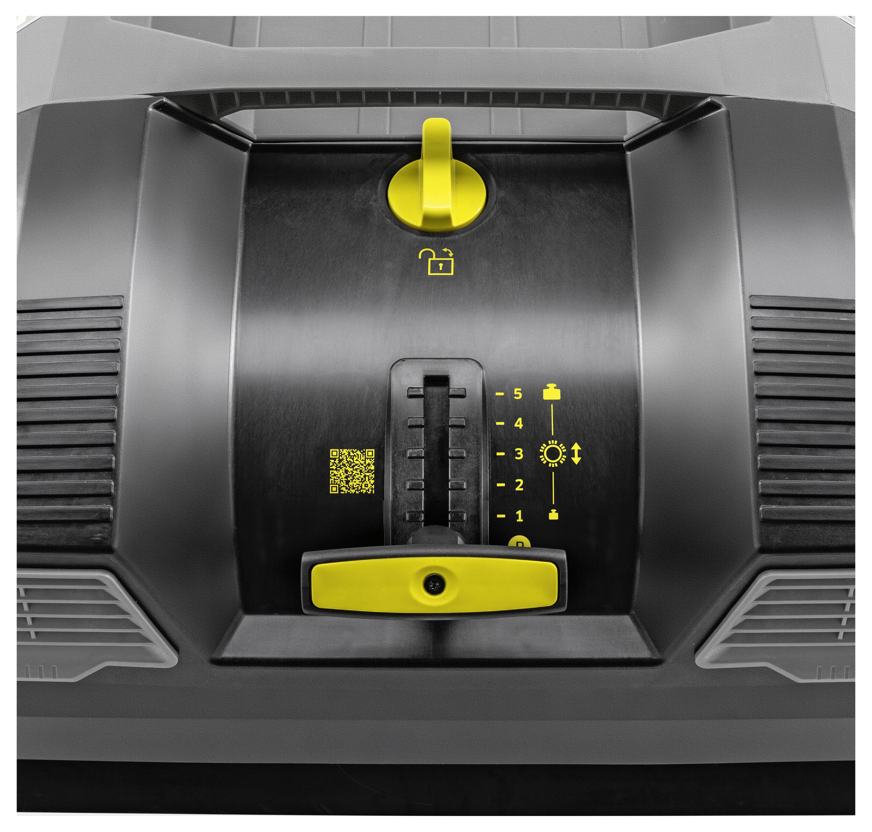 'Närbild av en gräsklippares kontrollpanel med en gul spak för justering av skärjämning, numrerade inställningar och ett låssymbol.'