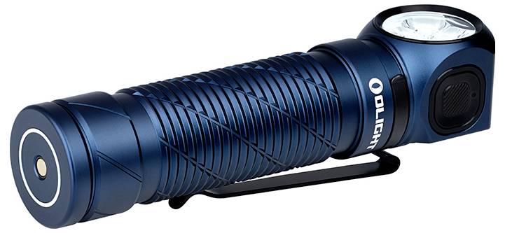 En blå, kompakt ficklampa med strukturerad grepp och en sidväxel, märkt "Olight", utformad för enkel bärbarhet och hållbarhet.