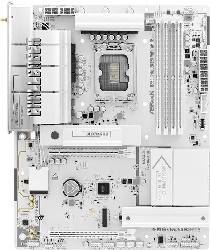 Vitt ASRock Phantom Gaming-moderkort visas framifrån, med CPU-uttag, RAM-platser, expansionsplatser, värmeavledare och I/O-kontakter synliga.