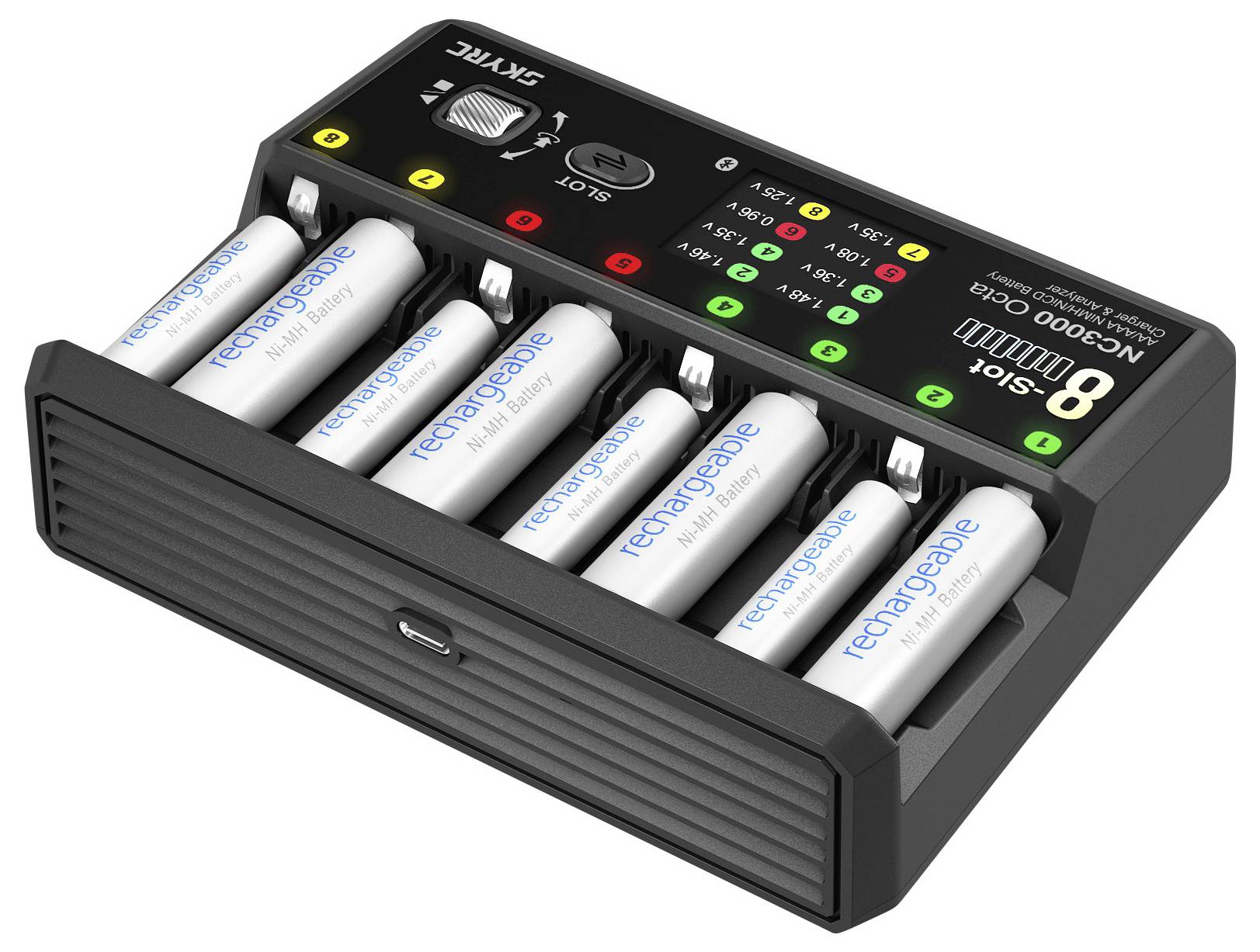 Åttkammarbatteriladdar med åtta laddningsbara AA-batterier installerade, LED-statusindikatorer och en liten display som visar laddningsnivåer.