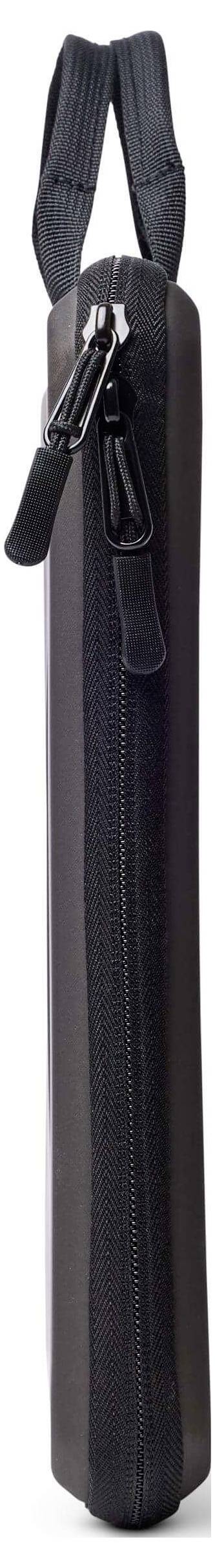 En svart väska med dragkedja och handtag, troligtvis utformad för att bära en kompakt föremål såsom ett bärbart musikinstrument eller teleskop.