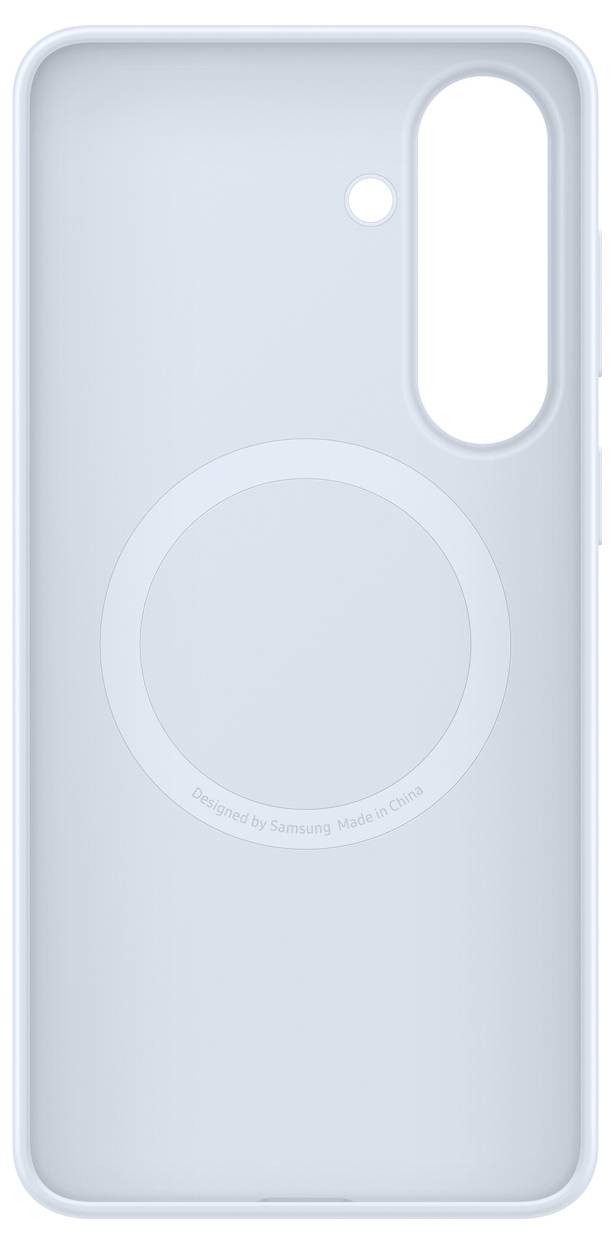 Ljusblått smartphonefodral med ett cirkulärt mönster och två hål för kamerlinser. Texten runt cirkeln lyder "Designed by Samsung, Made in China".