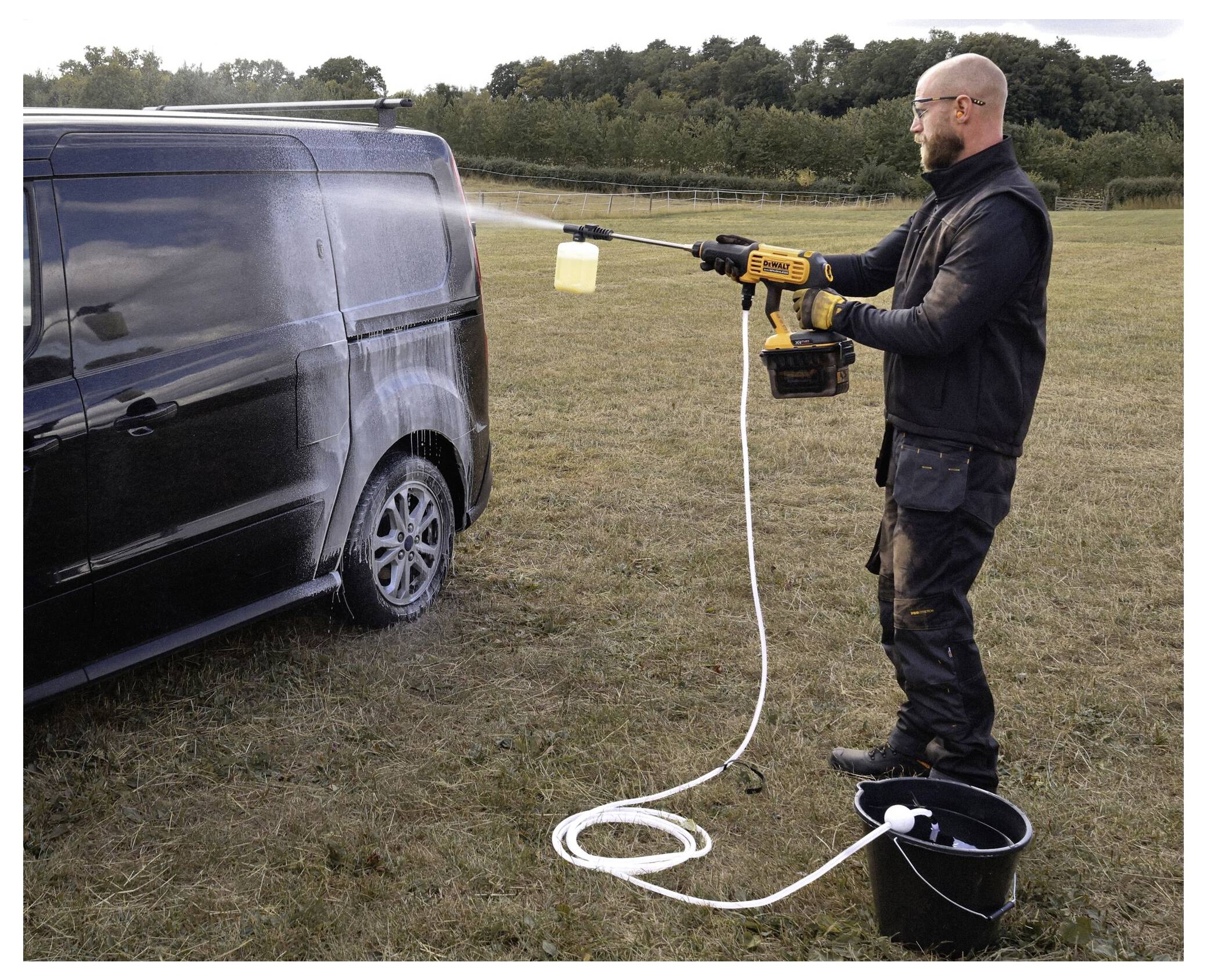 'Stanley Fatmax' kraftig infällbar yrkeskniv-förpackning som visar knivens design, funktioner och en "Quick Change"-etikett.