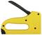 En gul häftpistol med svart handtag, använd för att fästa material tillsammans.