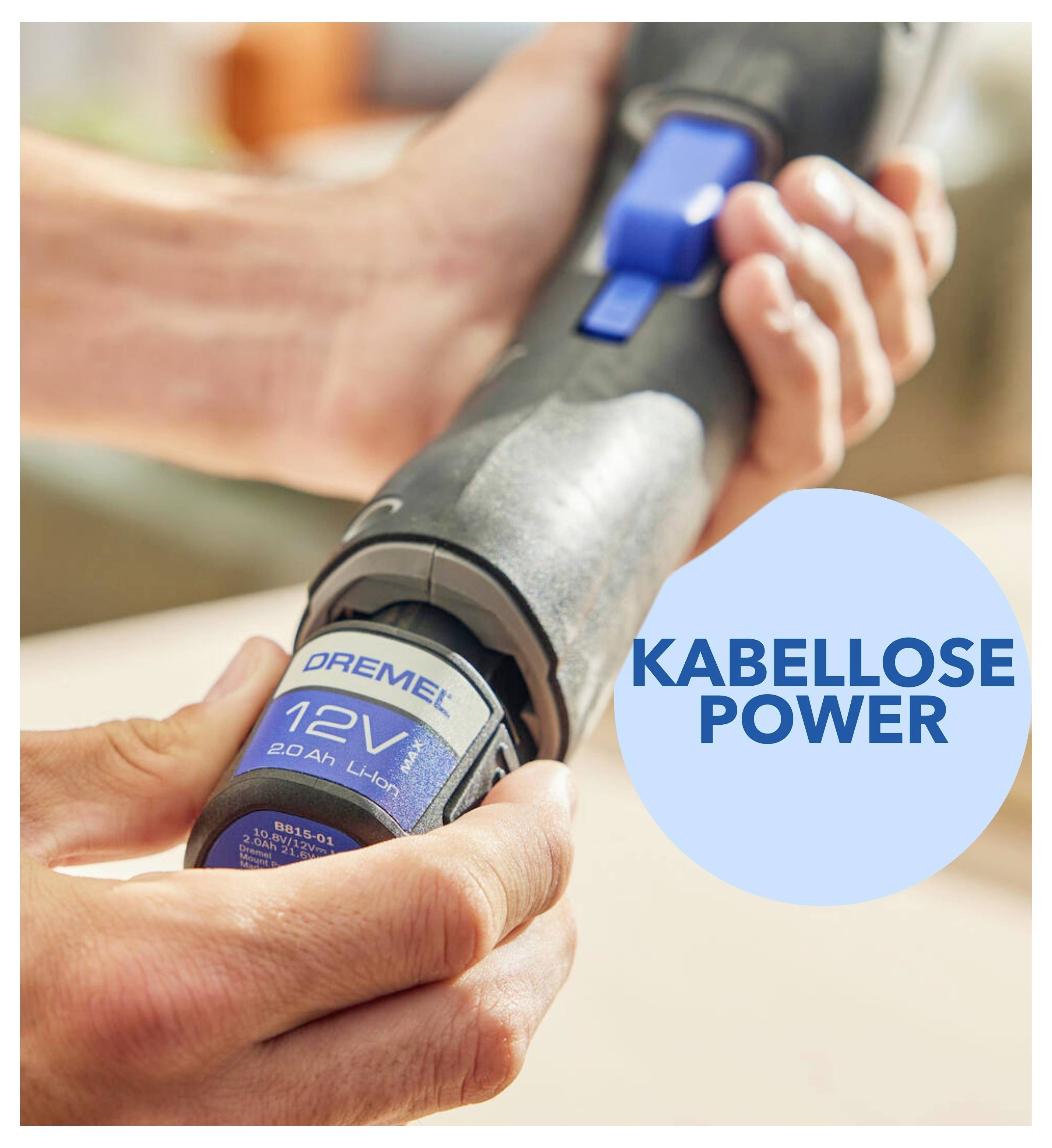 Leveransomfattning för Dremel Blueprint-batteridrivet flerfunktionsverktyg: oscillerande enhet, 12V-batteri, laddare, skrapa, skärblad samt 6 slipblad med slippad.