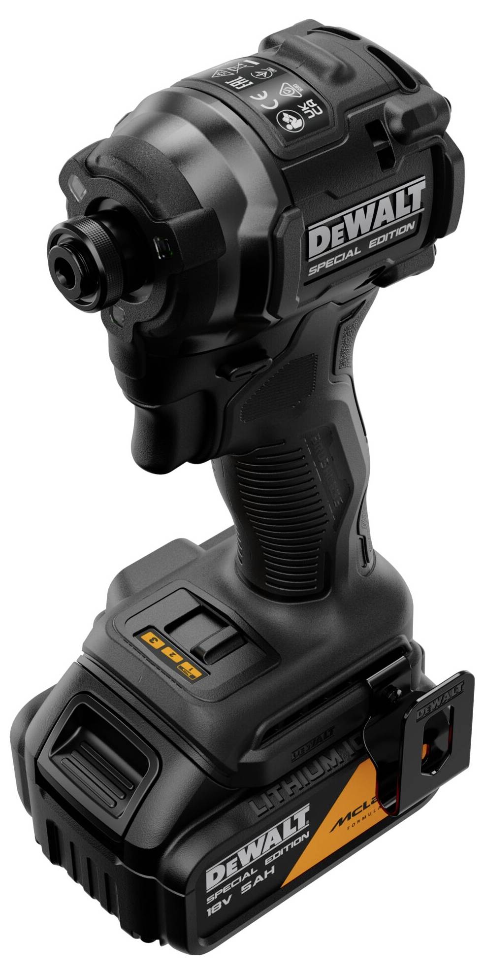 Svart DeWalt trådlös slagborverk med batterienhet, visad på vit bakgrund.