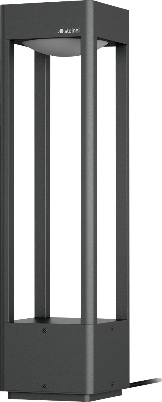 Hög svart utomhuslampstolpe med en modern öppen ramdesign och en synlig "steinel"-logotyp nära toppen.