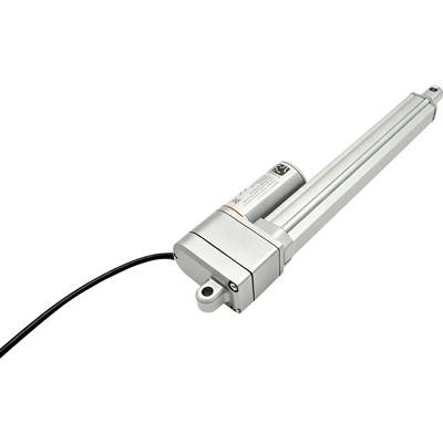 Silver linjär aktuator med ansluten svart kabel, visad diagonalt på en vit bakgrund.
