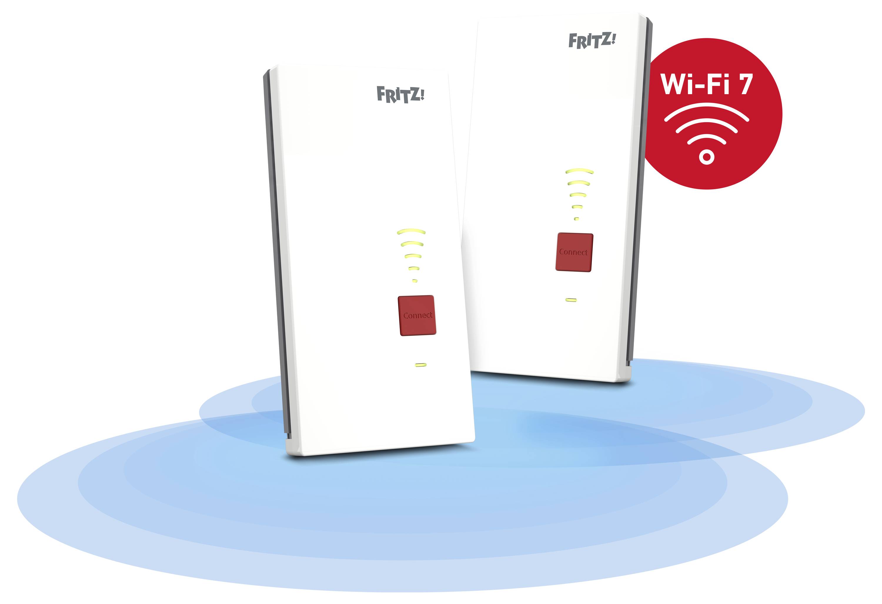 Två vita FRITZ! Wi-Fi 7-routrar som står på blå signalvågor, med ett rött Wi-Fi 7-märke.