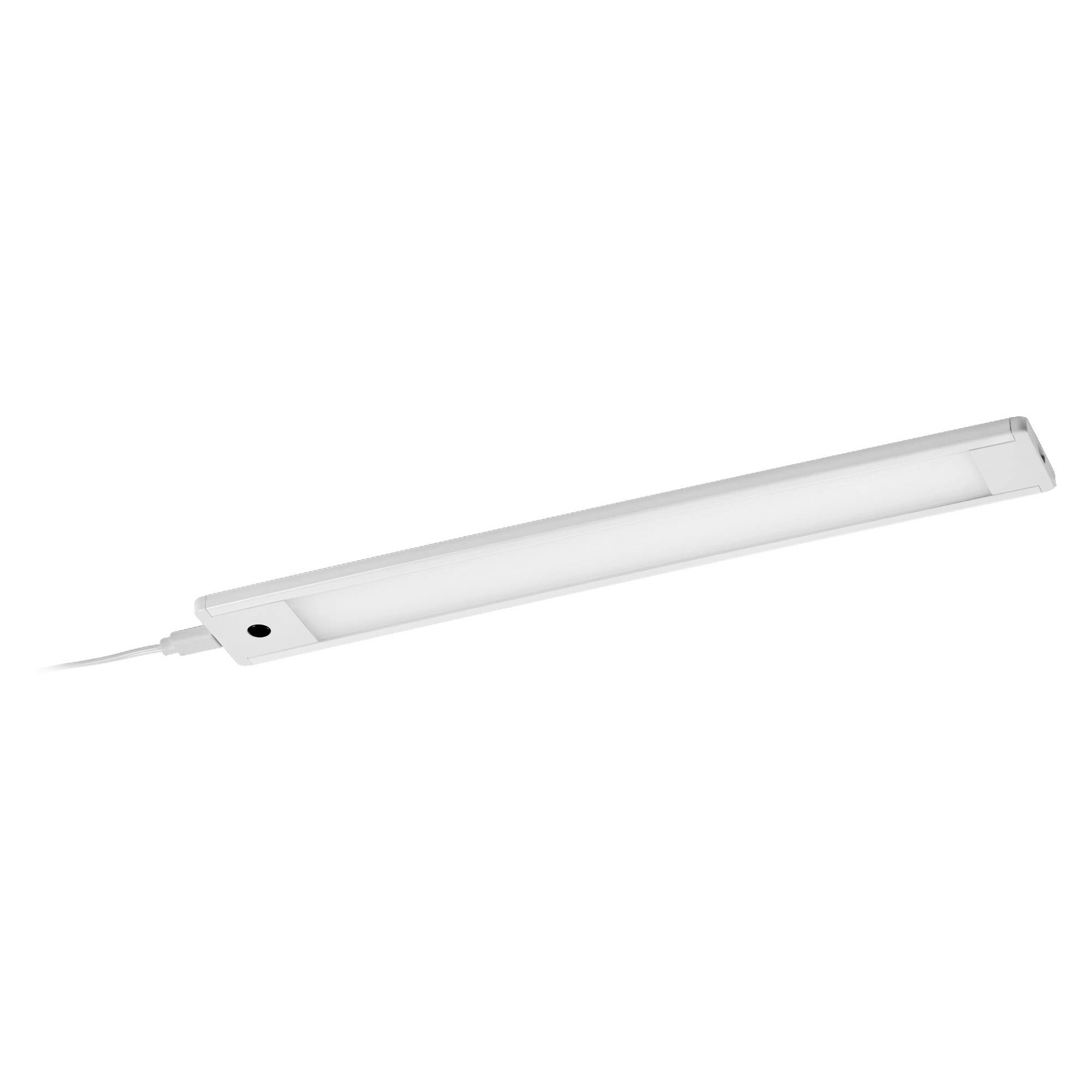 Vit LED-remsa-lampa med en slank rektangulär diffusor och ansluten elkabel på en enkel bakgrund