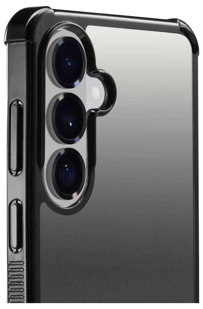 Närbild av en smartphone med ett svart skyddsfodral som visar den bakre trippelkamerans utskärning och sidoknappskydd.