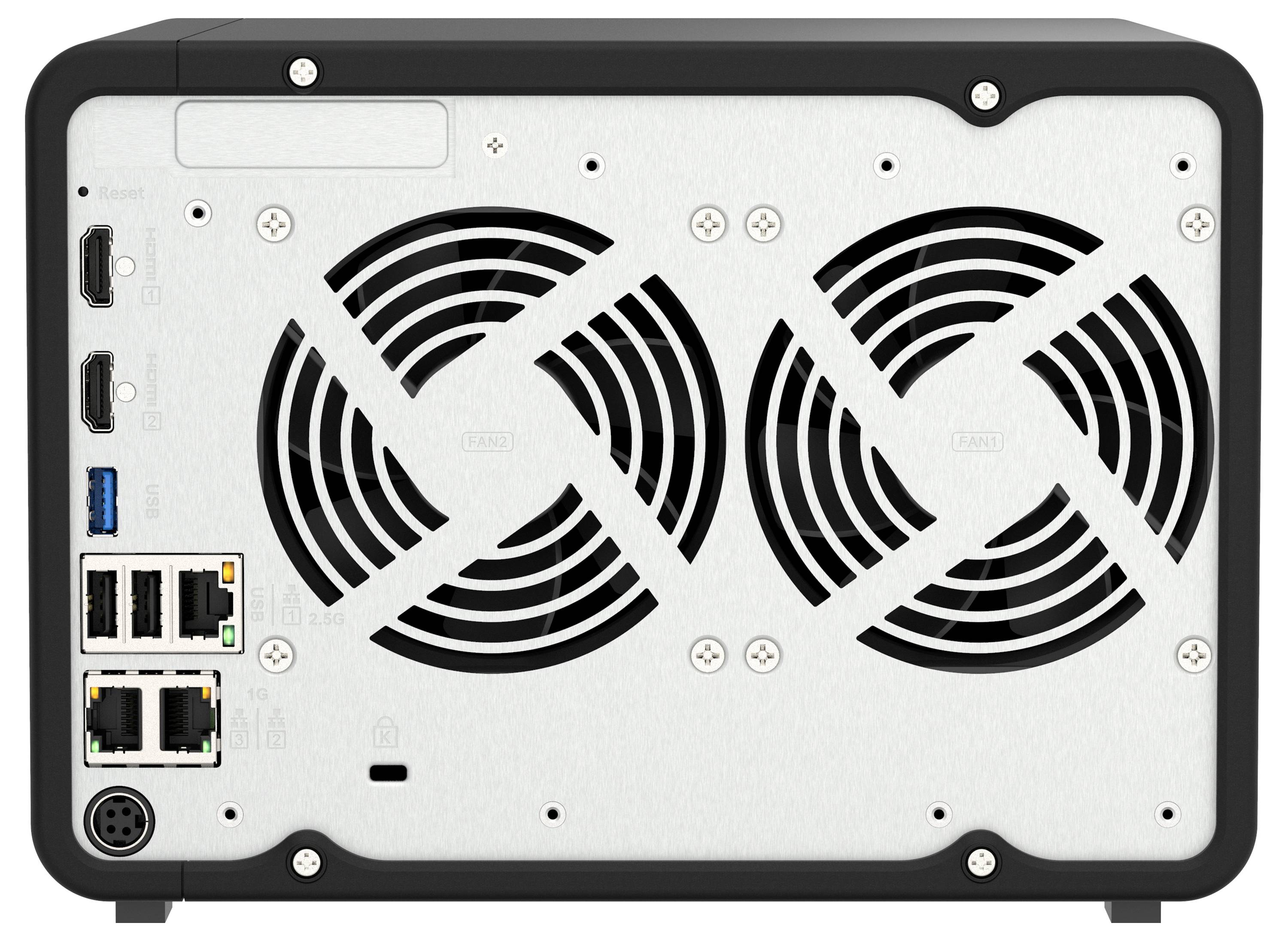 Bakpanel på en NAS eller server med två stora kylfläktar, flera USB-portar, två Ethernet-portar och en strömkontakt.