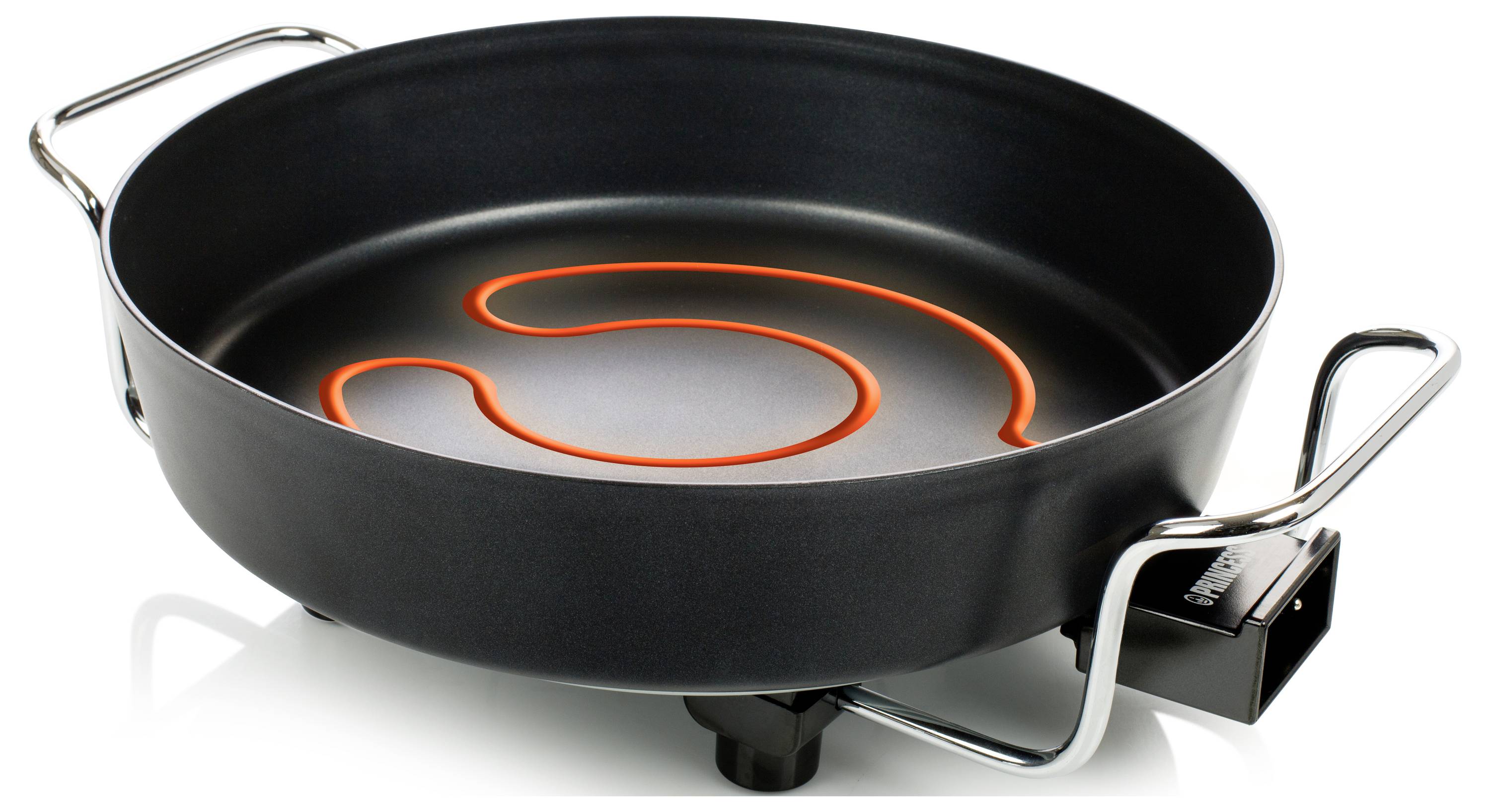 Elektrisk stekpanna med en svart non-stick-panna och glödande orange värmeelement på en vit bakgrund.