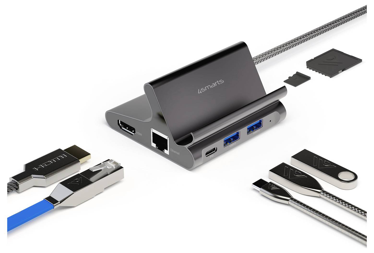 USB-C-hub med Ethernet, HDMI, USB-portar och kortläsare; visas med anslutna och avtagbara kablar och adaptrar.