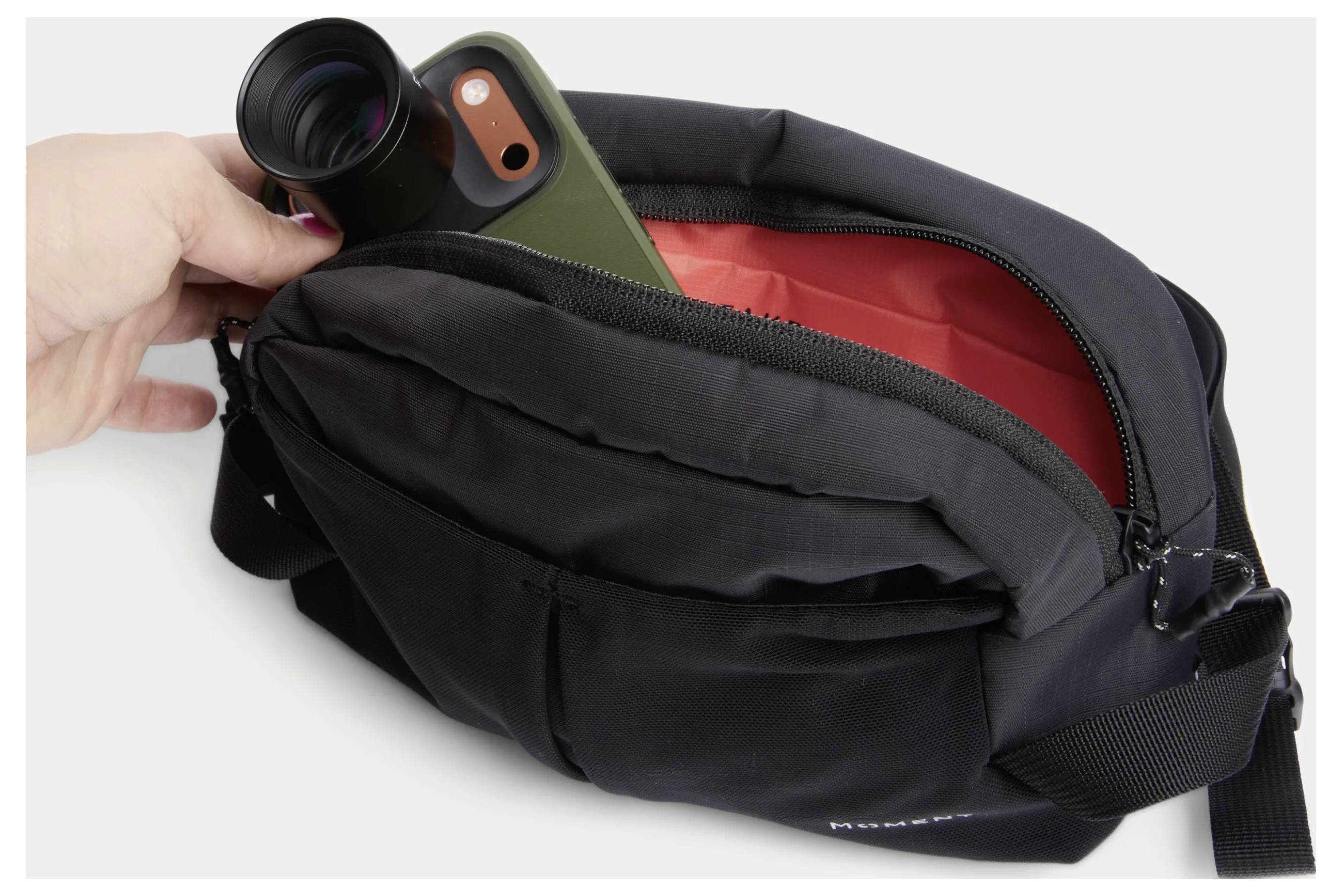 Moment Moment Fast & Light Take Sling 1.5L blac Kameraväska Vattentät-4