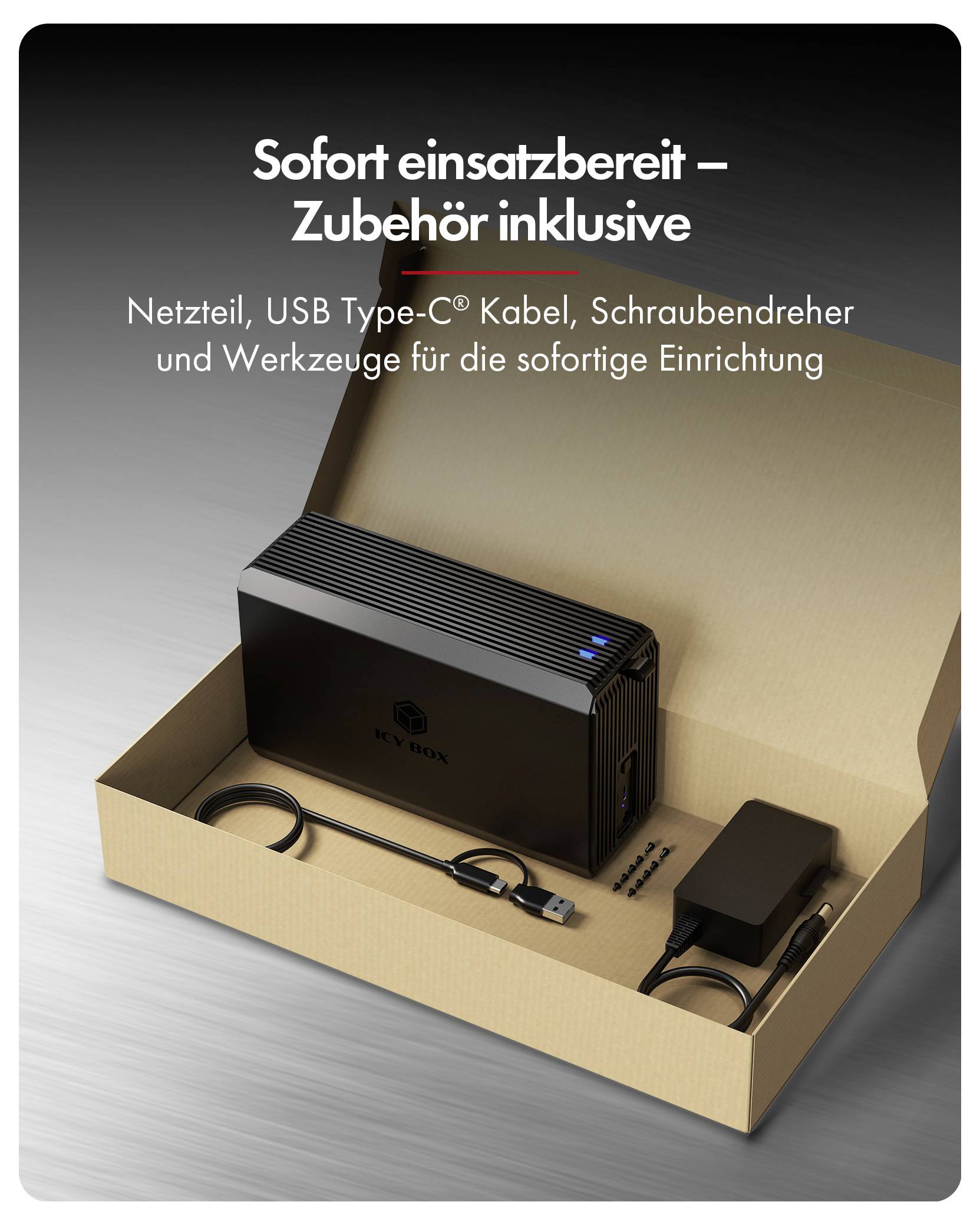 Kartongkartong med en svart enhet, strömadapter, USB-C-kabel, skruvar och verktyg; texten säger "Omedelbar användning – tillbehör ingår" på svenska.