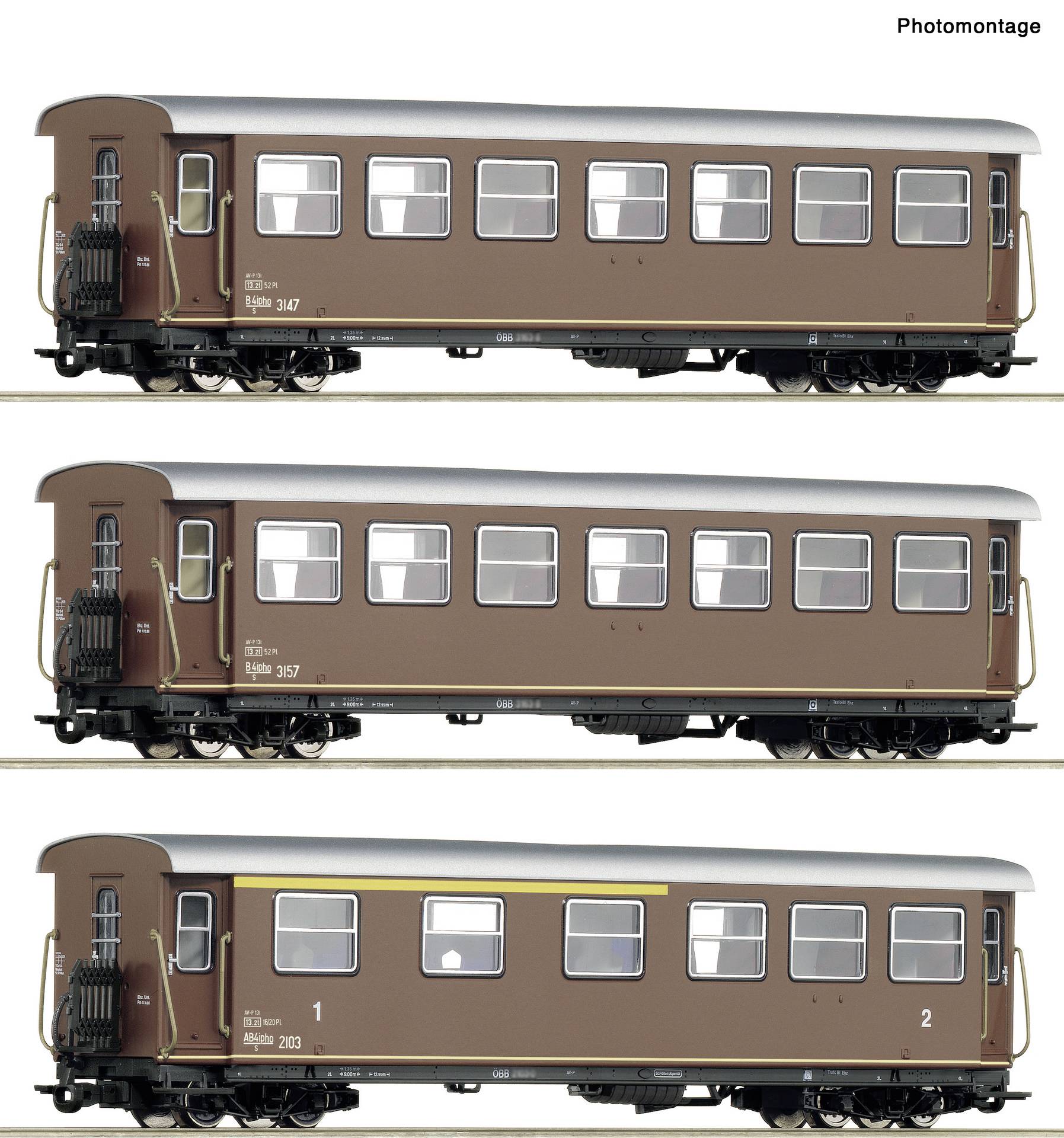 Fotomontage av tre sidovyer av en brun vintage passagerarvagn, som visar olika fönster- och numreringskonfigurationer.