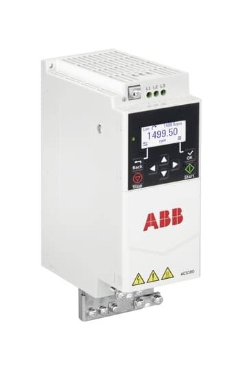 ABB AC580-variabel frekvensomvandlare med digital display som visar 1499.50, kontrollknappar och varningssymboler på vit bakgrund.