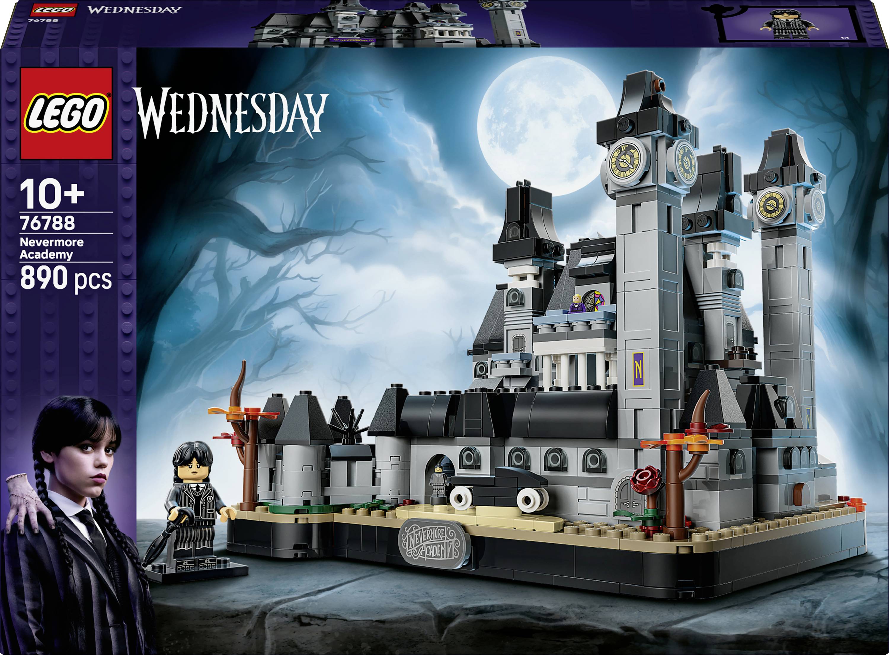 LEGO Wednesday Nevermore Academy set låda visar ett gotiskt skolkastel på natten med Wednesday Addams och en minifigur, märkt 10+ och 890 bitar.