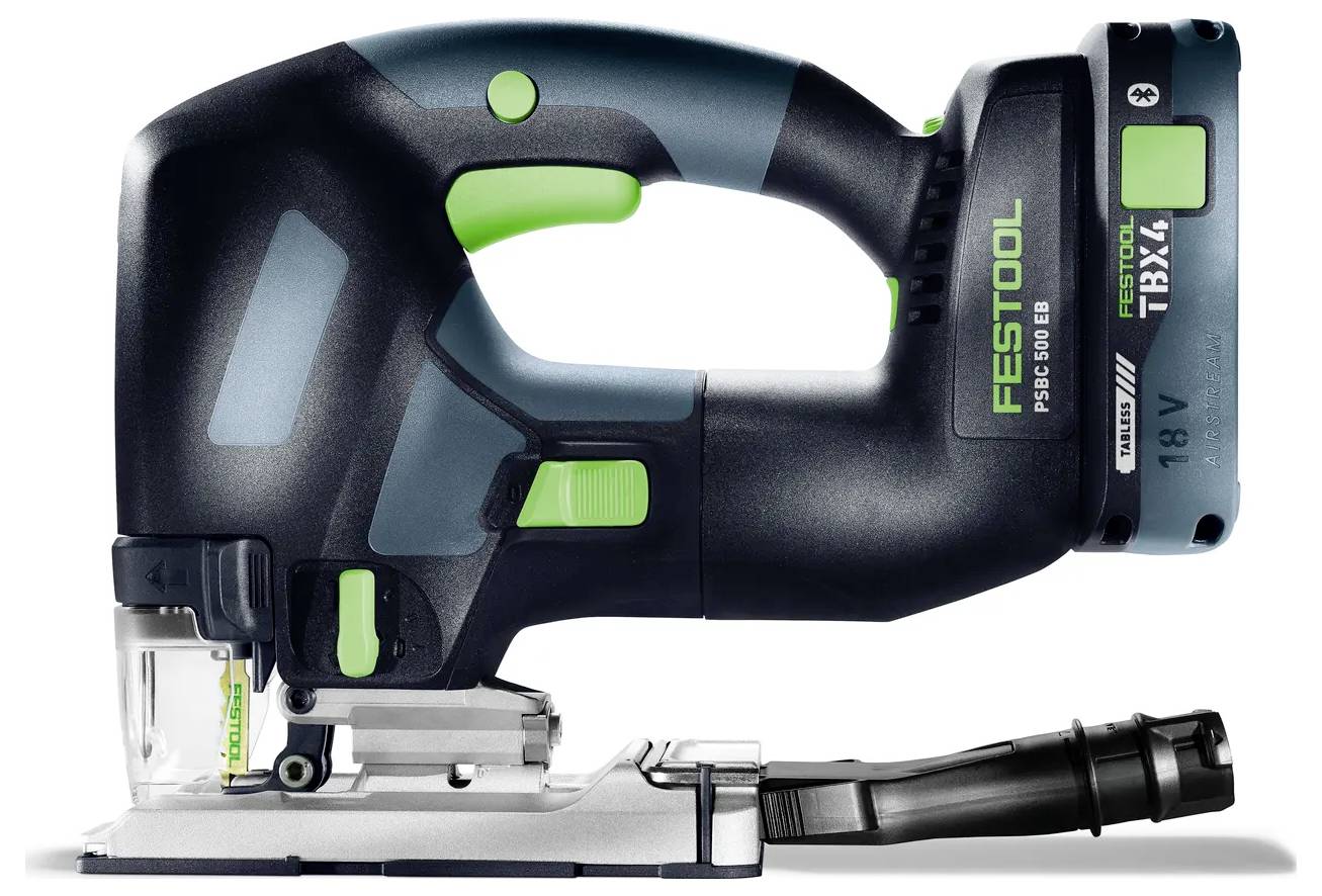 Trådlös Festool-bågfil, sidovy, som visar det svart-gröna verktyget med blad och basplatta på vit bakgrund.