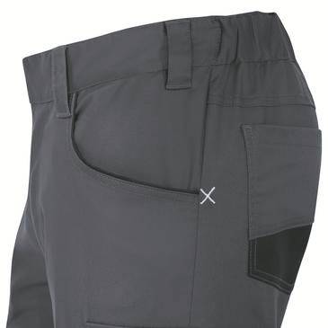 Grå arbetbyxor visade i närbild, med sido- och lårbensficare och förstärkta sömmar.