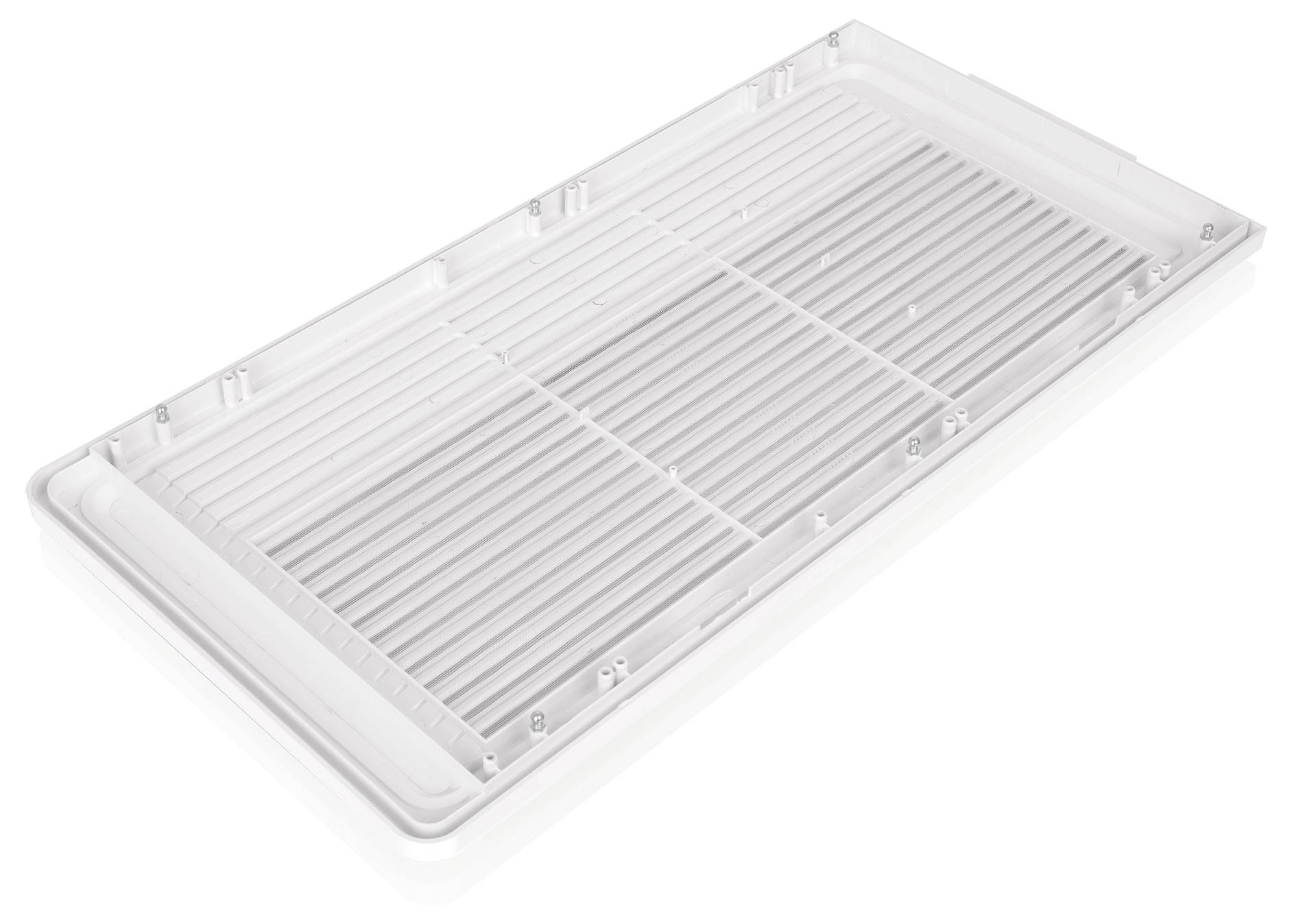 Genomskinlig rektangulär plastventilkåpa med slitsad galler och monteringsflikar, visad på vit bakgrund.