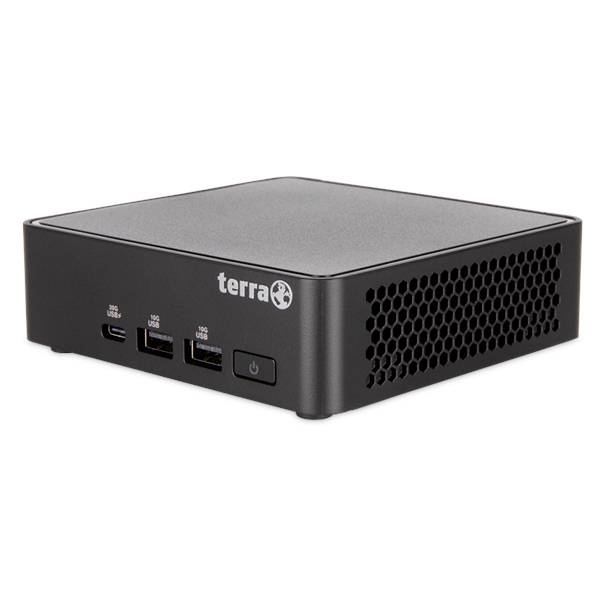 Black Terra mini-dator med USB-C på framsidan, två USB-A-portar, strömknapp och ventilationsgaller på sidan mot vit bakgrund.