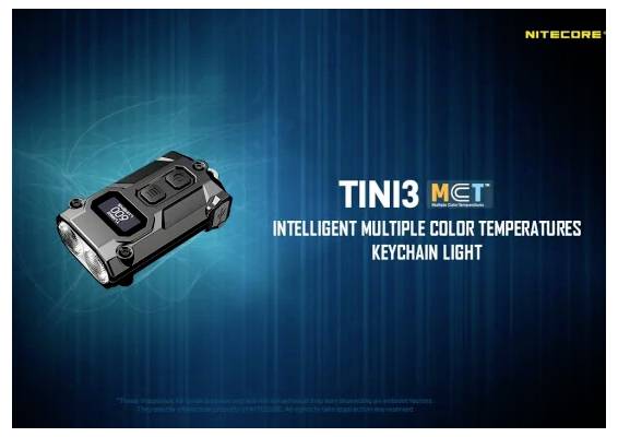Produktannons för NITECORE TINI3 MCT intelligent nyckelring-ljus med flera färgtemperaturer, som visar den kompakta ficklampan på en blå gradierad bakgrund.