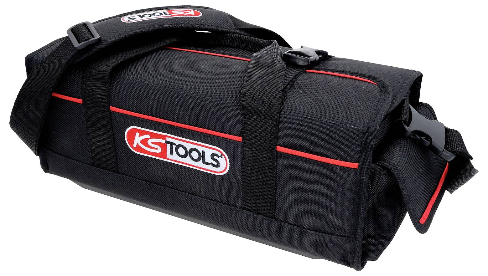 Svart KS Tools duffelbag i väskstil med röda detaljer och axelrem, visad på vit bakgrund.