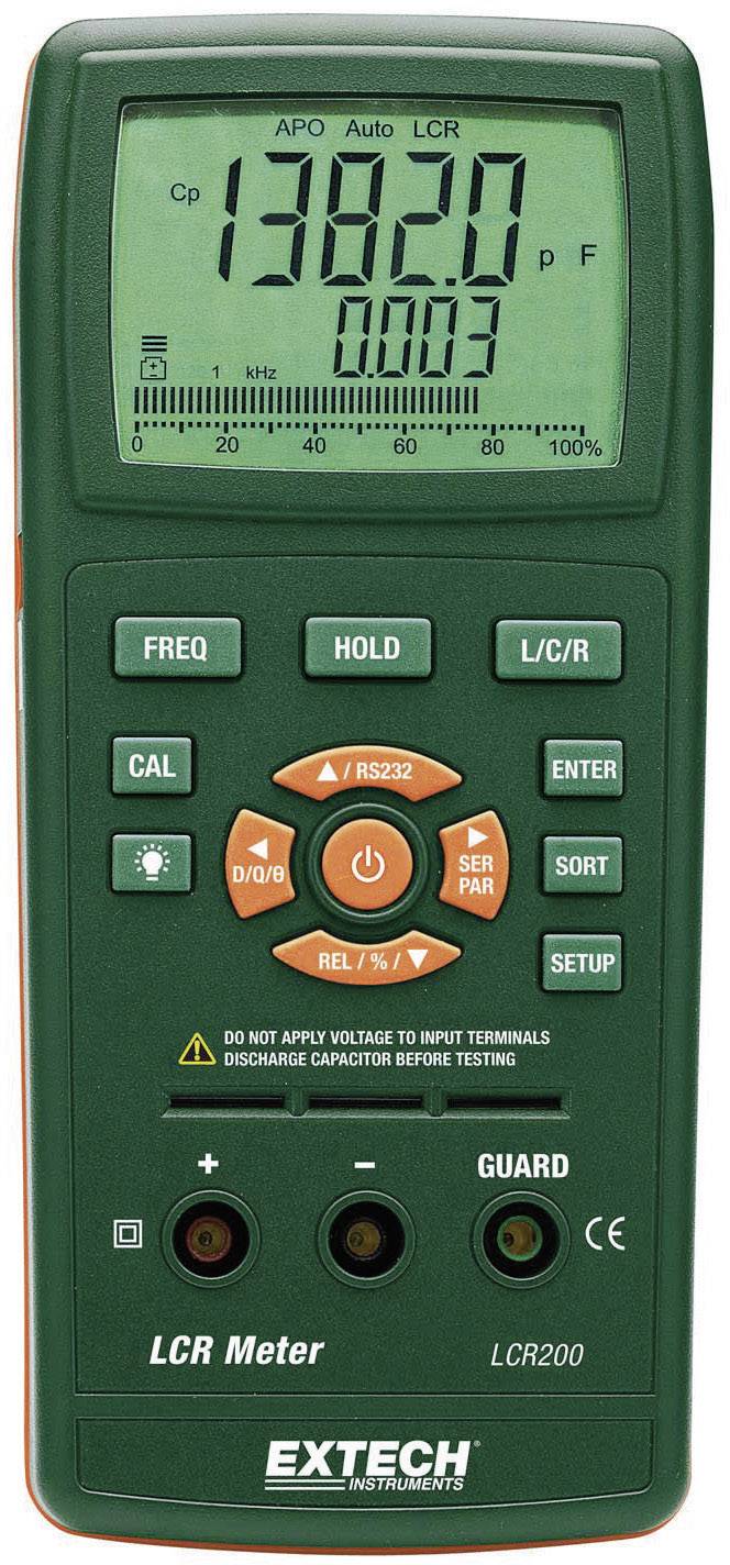 Handinstrument med displayvisning '13920 pF', knappar för funktioner som 'CAL', 'HOLD', 'L/C/R', under texten 'LCR Meter LCR200'.