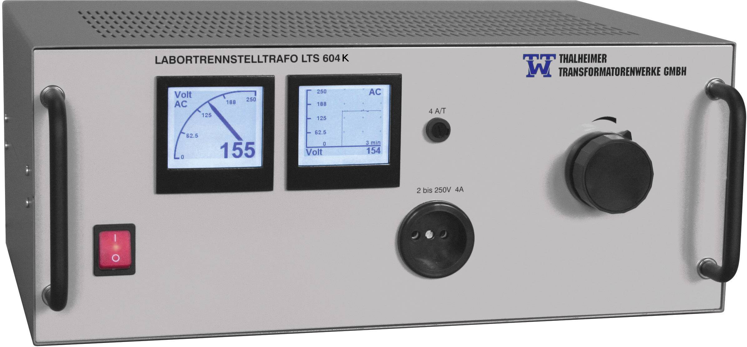 Ett laboratorie-separeringstransformatoraggregat med två digitaldisplayer. Den vänstra displayen visar '155 Volt'. Till höger finns ett stort vred.
