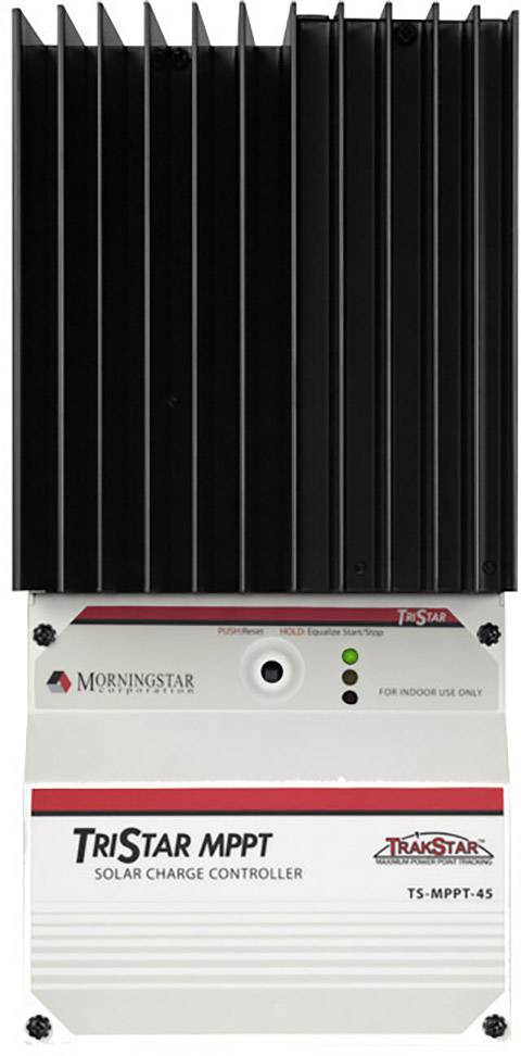 En solcellsladdningsregulator av typen TriStar MPPT med svart kylkropp och röd tryckt text, lämplig för inomhusbruk.