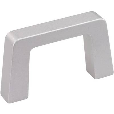 Silverfärgat, rektangulärt möbelhandtag i metall, lätt böjt, i perspektivisk vinkel.