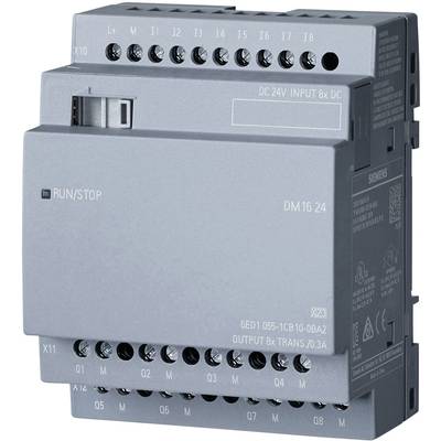 Grå elektronisk styrenhet med flera anslutningsklämmor och texten 'RUN/STOP'. Modellnummer och specifikationer är synliga.