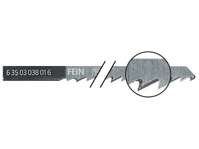 Sticksågsblad med fina tänder, förstorad detalj av skärytan. Modellnummer till vänster: '6 35 03 038 016'.