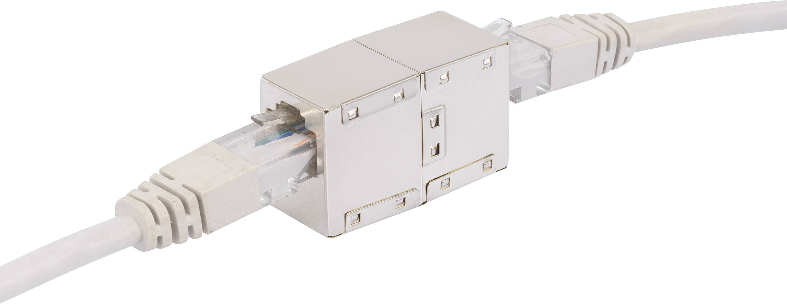 En Ethernet-kabel ansluten till en inline-koppling som förlänger två kablar.