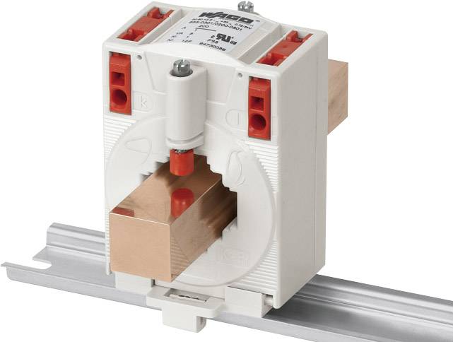 En elektrisk strömssensor på en DIN-skena, med kopparledare och röda skruvklämmor, för mätning och övervakning av ström.