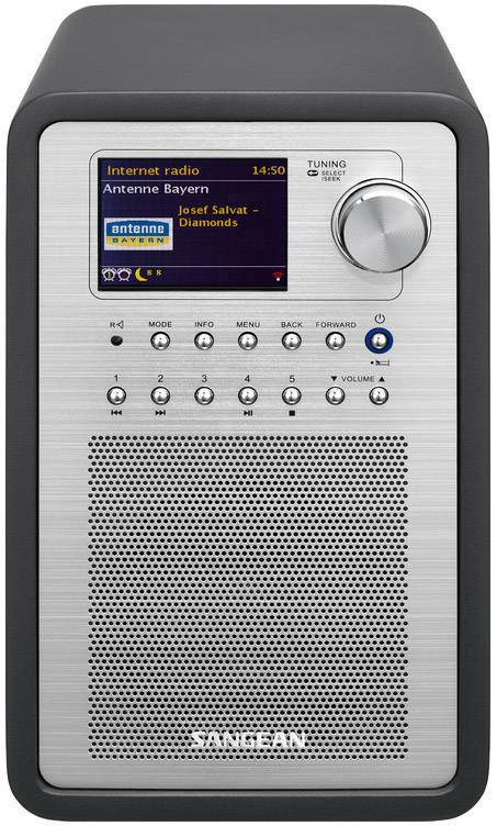 En silverfärgad radio med display visar 'Internet radio Antenne Bayern Josef Salvat - Diamonds'. Stor vridknapp längst upp till höger.