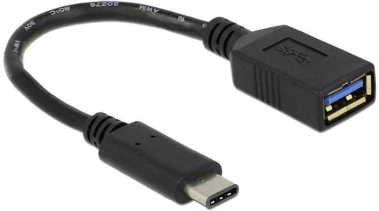 USB-C till USB-A adapterkabel, svart. USB-C-kontakt till vänster, USB-A-uttag till höger. Underlättar anslutningen av USB-A-enheter till USB-C-portar.