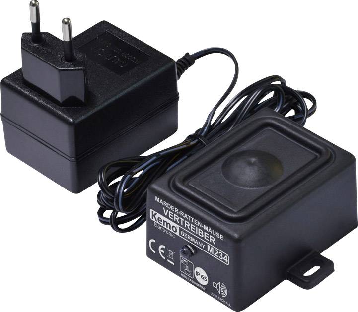 Nätadapter och elektronisk enhet med kabel, märkt som 'Bortskrämmare för mård, råttor och möss', modell M 234, för skadedjursavvärjning.