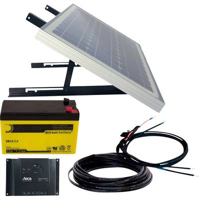 Solcellsanläggningsset bestående av en solpanel på ett fäste, ett gult batteri, en laddningsregulator och anslutningskablar.