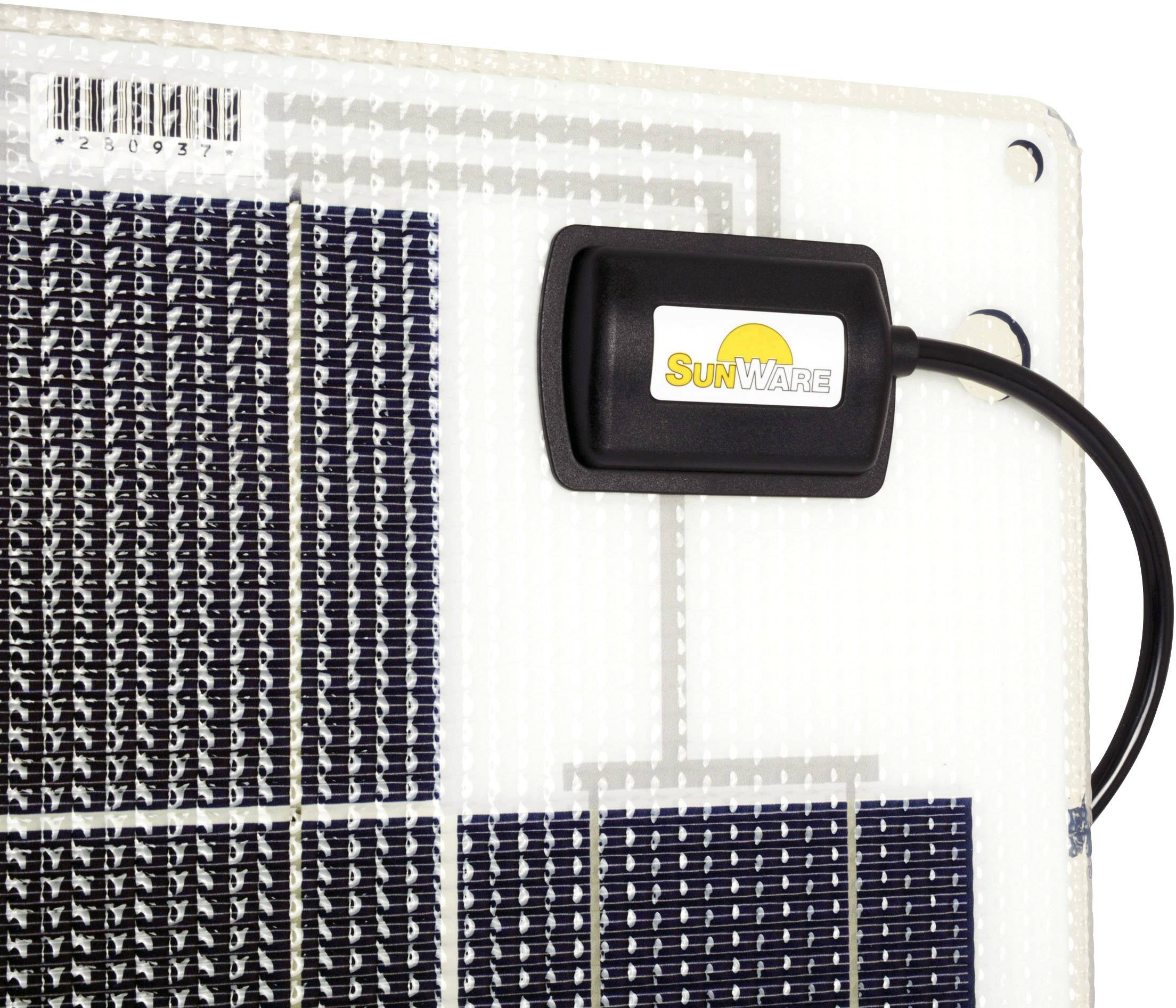 Ett solarpanel med texten 'SunWare' på en fastsatt kabelmodul, visar delar av solcellsstrukturen.