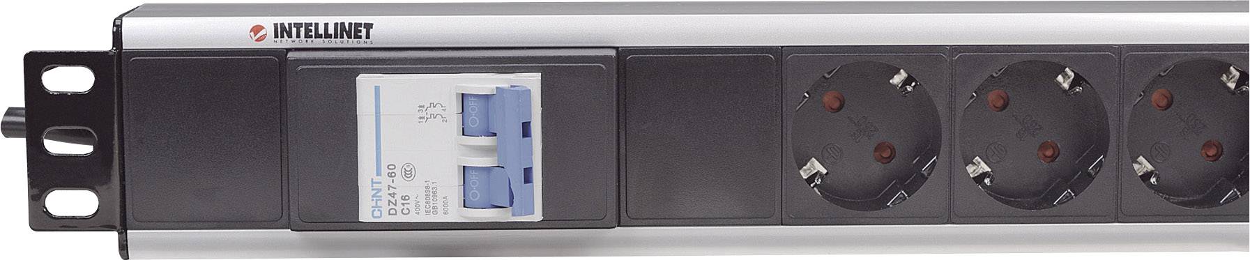 En grenlist med skyddsbrytare och flera uttag. Den är avsedd för energidistribution i ett serverrack.