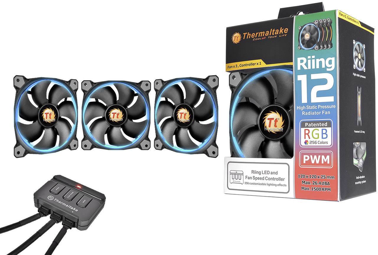 Tre Thermaltake-fläktar med blå LED-ringar och en styrenhet för RGB-belysning och hastighetsjustering. På förpackningen står det 'Riing 12'.