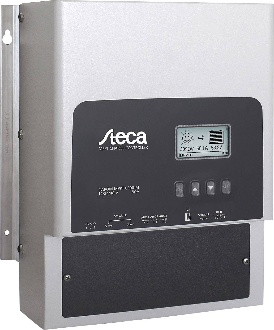 Solcellsladdregulator 'Steca MPPT Charge Controller' med display. Visar spänning, strömstyrka och övrig systeminformation.