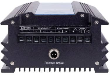 Svart elektronisk styrenhet med anslutningar för batteri, vind- och soleffekt, och DC-utgång, märkt 'Remote brake'.