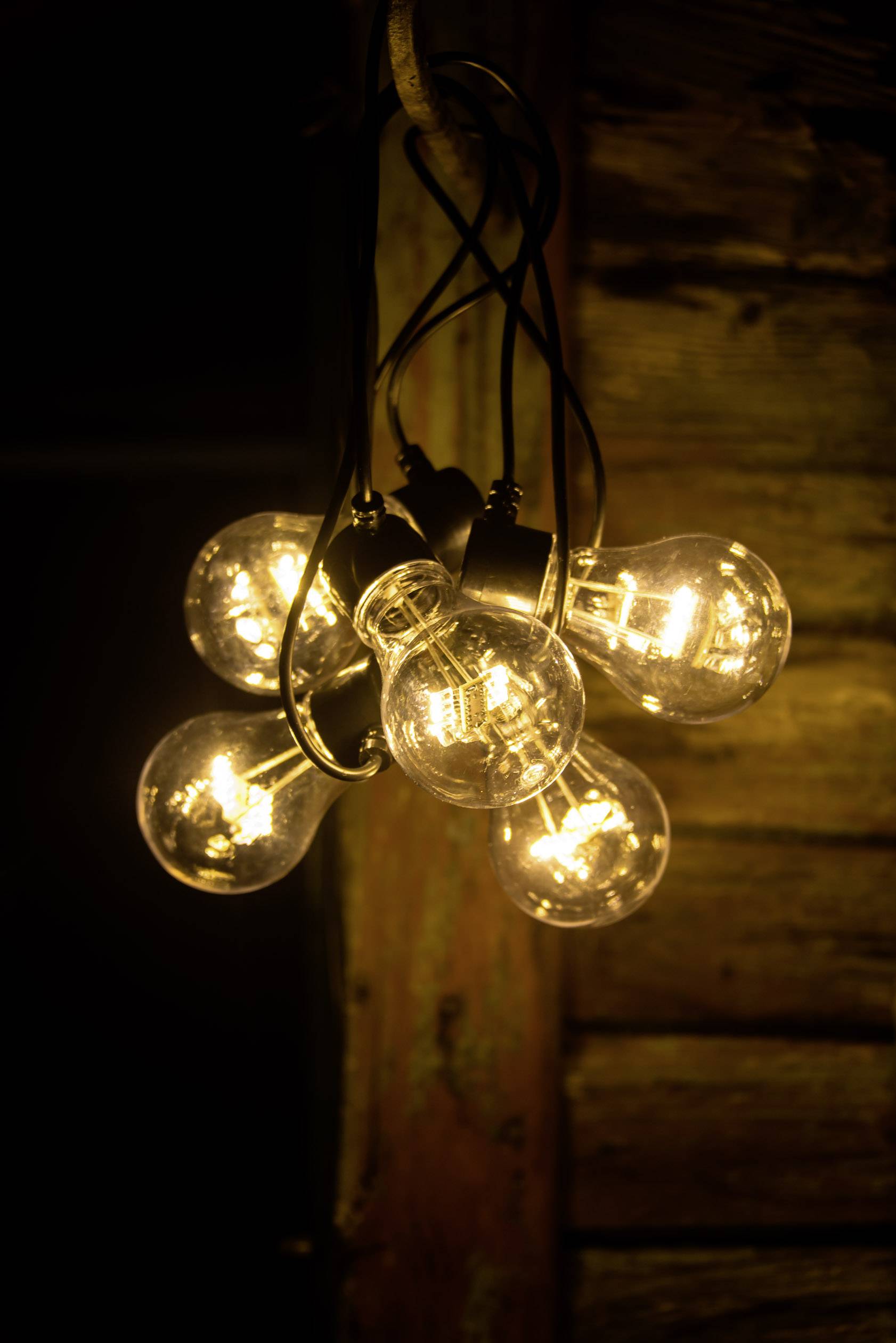 Konstsmide 2372 800 Partyljusslinga Utomhus batteri Antal lampor 45 LED Klar, Bärnsten Belyst längd: 2 m Konstsmide 2372 800 Partyljusslinga Utomhus batteri Antal lampor 45 LED Klar, Bärnsten Belyst längd: 2 m