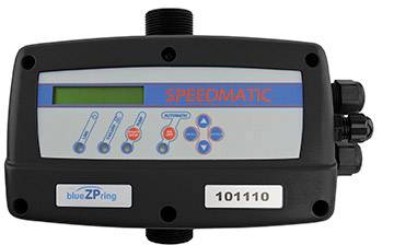Ett elektroniskt styrsystem med trycket 'SPEEDMATIC', visar en manöverpanel med knappar och en liten display.